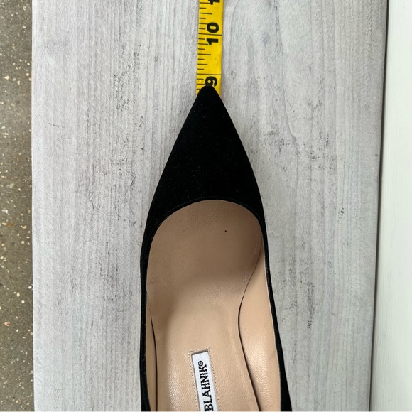 Manolo Blahnik BB Black Suede Pointed Toe Pumps size 8.5 - Picture 12 of 13